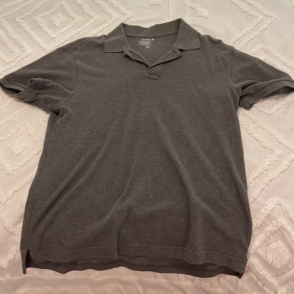 Old Navy, medium collared tshirt - Picture 2 of 3